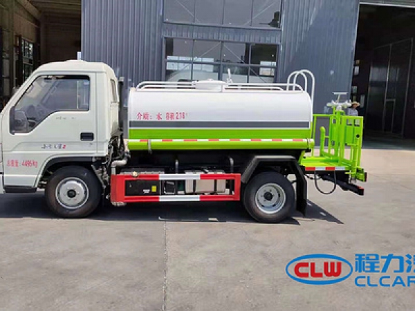 福田2.5噸藍(lán)牌灑水車