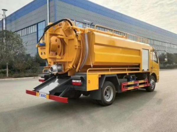 國(guó)六東風(fēng)大多利卡清洗吸污車（10方）