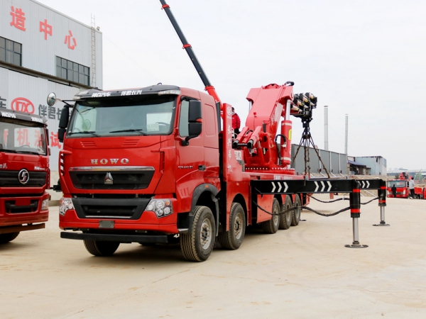 重汽豪沃五軸130噸汽車起重機