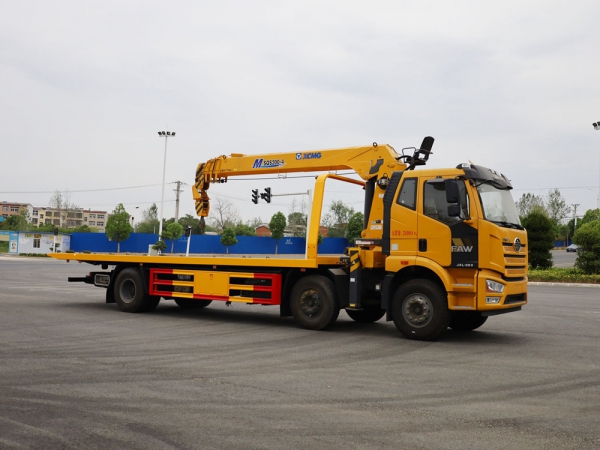 解放J6L小三軸徐工8噸清障直臂式吊