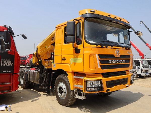 陜汽德龍F(tuán)3000牽引頭20噸折臂隨車吊