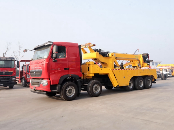 重汽豪沃五軸30噸清障旋轉(zhuǎn)吊