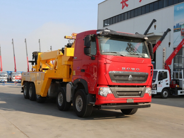 重汽豪沃五軸30噸清障旋轉(zhuǎn)吊