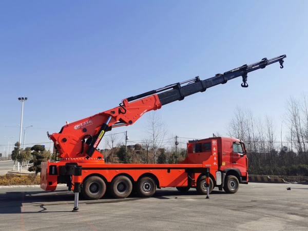 重汽豪沃五軸83噸汽車起重機