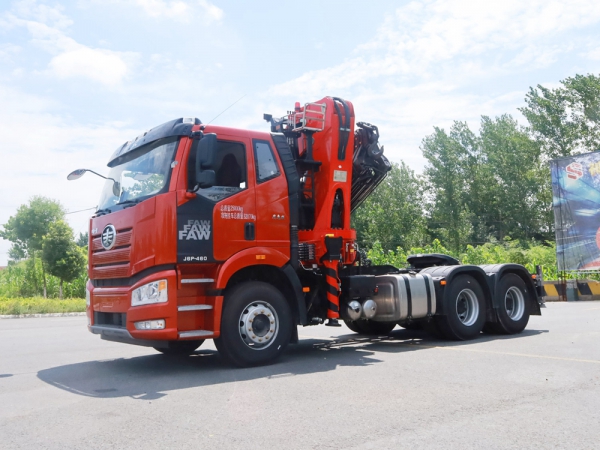 解放J6P牽引頭25噸折臂隨車(chē)吊