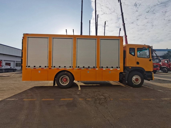 東風(fēng)D9 裝備車