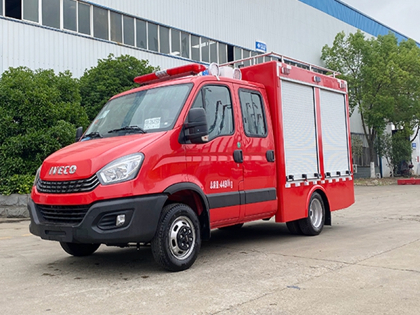 依維柯歐勝雙排500方救險車（便攜）