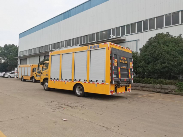 東風多利卡D7 2000方排水車（便攜）