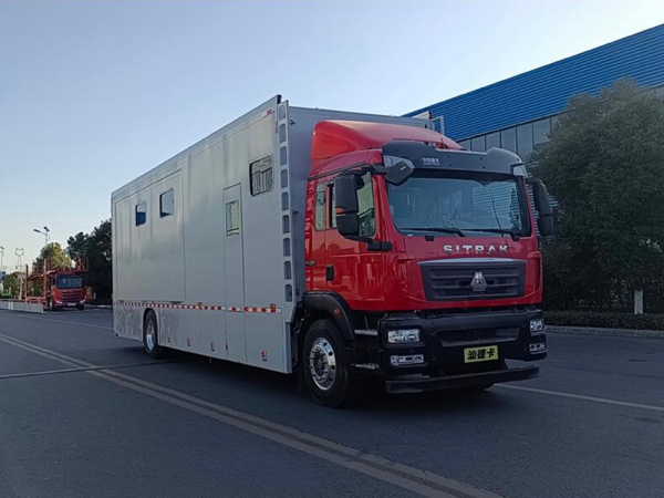 重汽汕德卡擴(kuò)展式宿營車