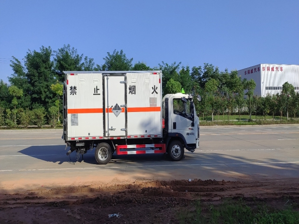 重汽輕卡藍(lán)牌雜項(xiàng)廂式運(yùn)輸車