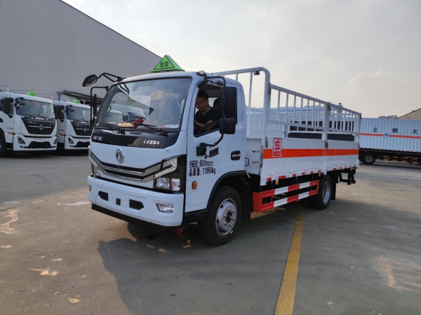 東風(fēng)多利卡D7氣瓶運(yùn)輸車