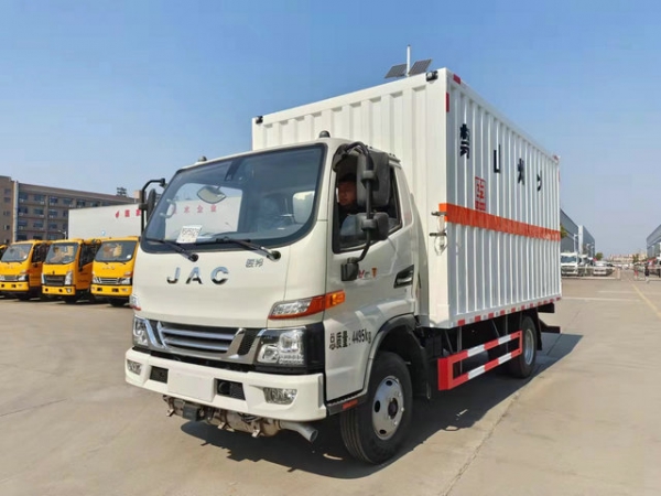 江淮危廢運(yùn)輸車