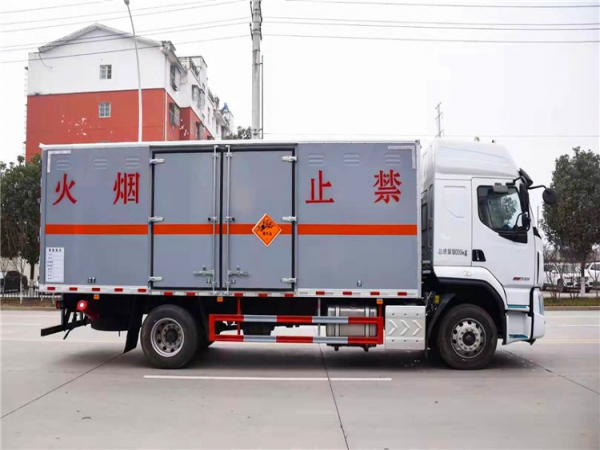 柳汽乘龍危爆車