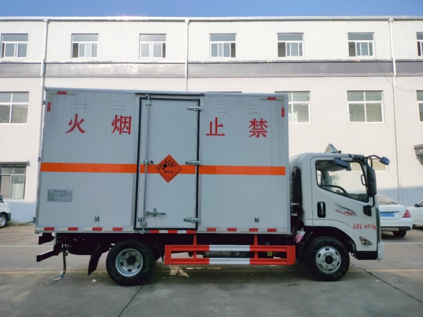 江鈴凱運爆破器材運輸車