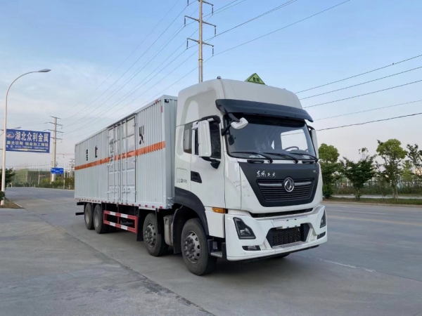 東風(fēng)天龍前四后八雜項危險品廂式車