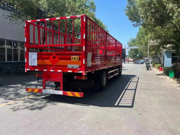 陜汽高欄氣瓶運(yùn)輸車(15T)