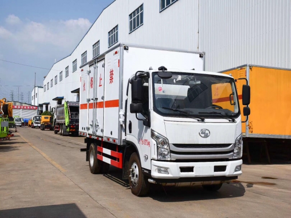 國六躍進(jìn)C500小黃牌1類爆破