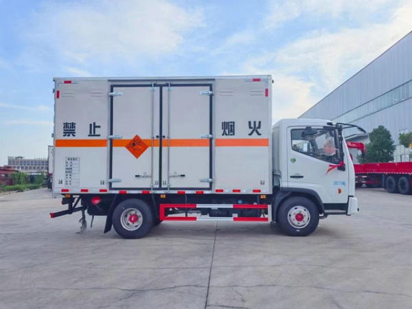 東風(fēng)凱普特危爆車（5T））