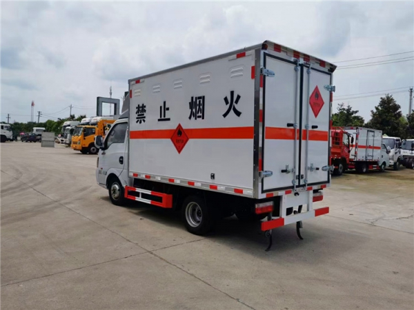 東風途逸危爆車（2t）