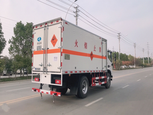 福田奧鈴黃牌爆破器材運輸車