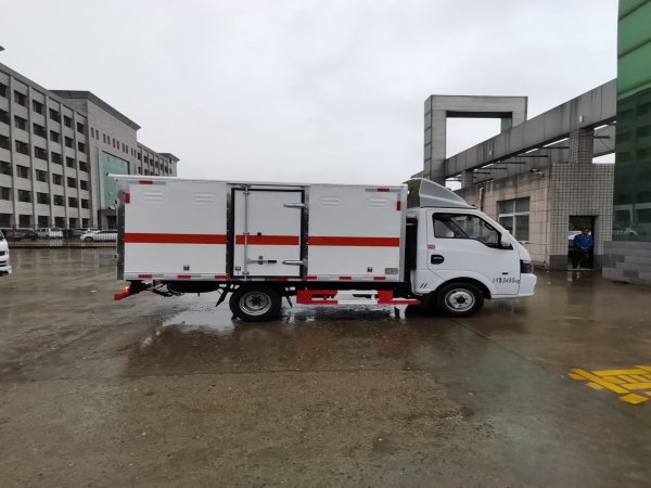 途逸柴油版廂式運輸車