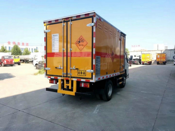 江鈴危爆器材運輸車（3.1米）