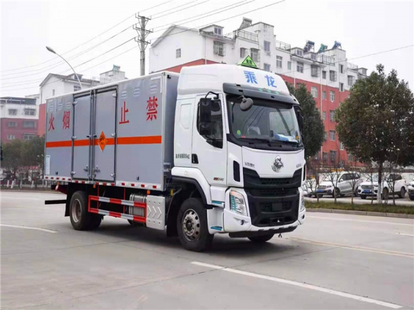 柳汽乘龍危爆車