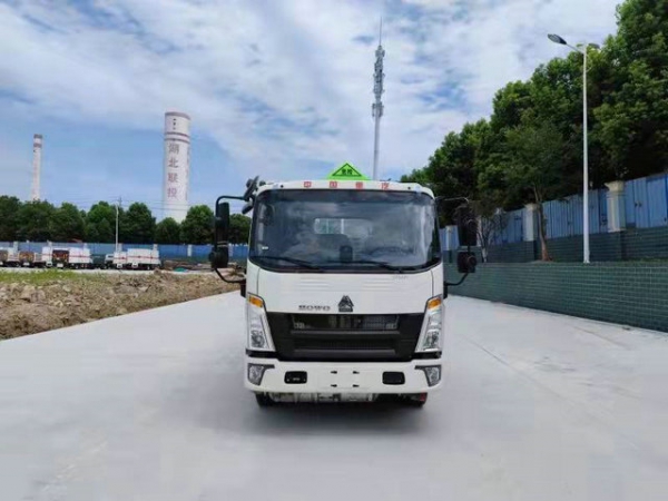 重汽豪沃民爆車（藍(lán)牌）