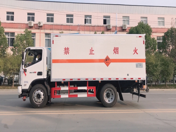 福田奧鈴黃牌爆破器材運輸車