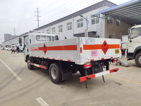 國(guó)六躍進(jìn)C500氣瓶運(yùn)輸車