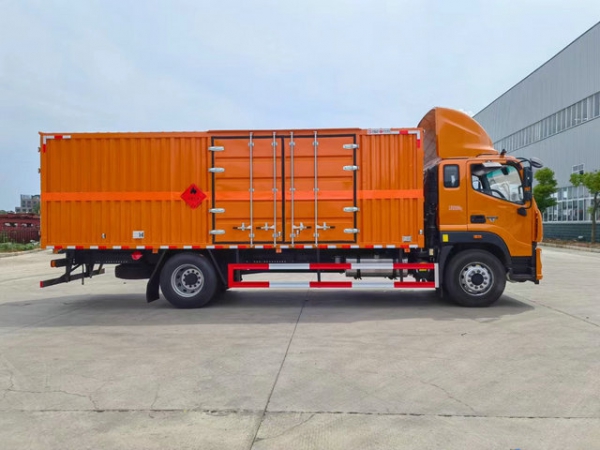 福田歐航危廢車（10T）