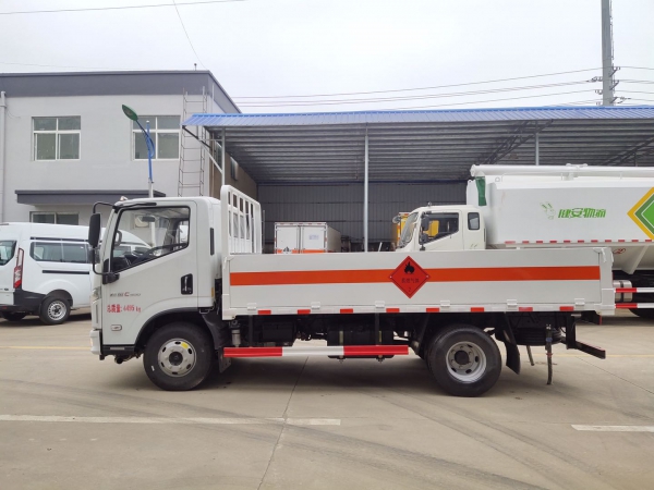 國(guó)六躍進(jìn)C500氣瓶運(yùn)輸車