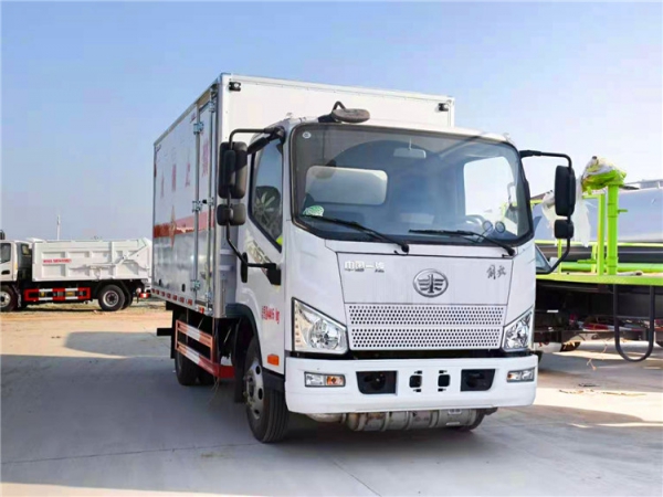 解放J6F危廢車（4.2米）