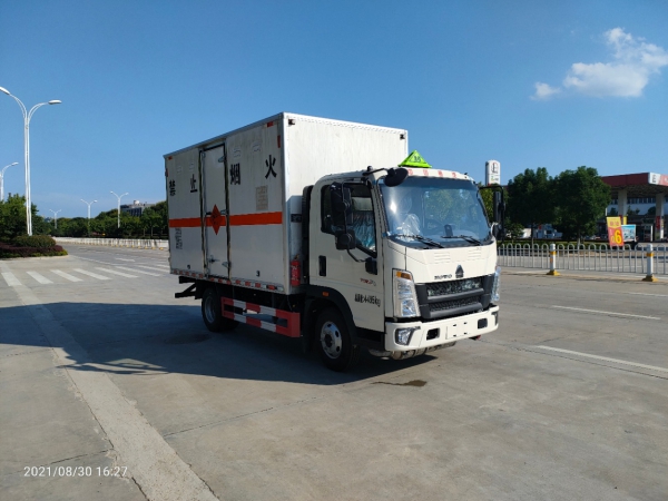 重汽輕卡爆破器材廂式運輸車