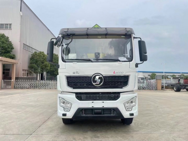 陜汽德龍倉(cāng)欄危險(xiǎn)品車