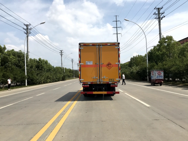 國六東風(fēng)黃牌1類爆破