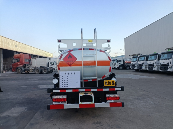 國六荷載10噸東風(fēng)D9