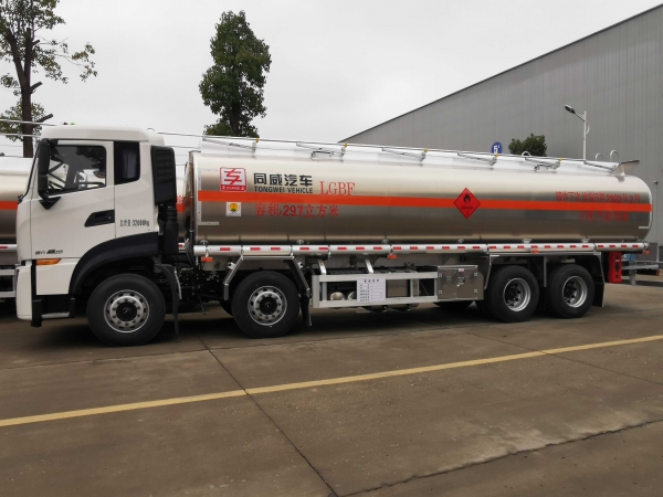 同威 東風天龍29.7方汽油（20噸）