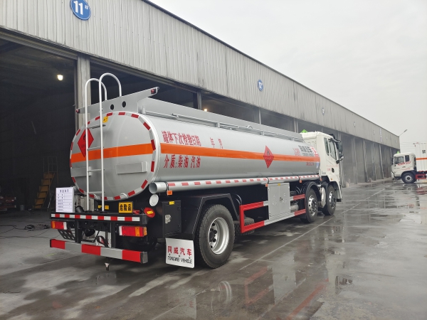 東風(fēng)錦程19.5方運油車