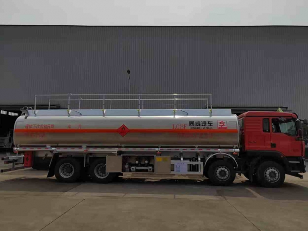 解放J6L 10噸油罐車