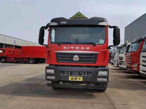 解放J6L 10噸油罐車